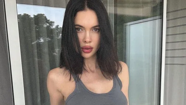 Екс-кохана Кравця постала у спокусливому вбранні – паморочиться в голові