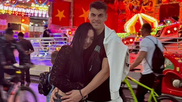 Восьмая годовщина в личной жизни вратаря Кривбасса – два влюбленных сердца празднуют