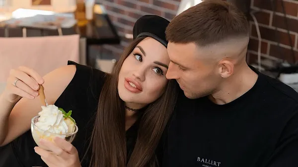 "Утомил ребенка и мать": Кирюханцев в поиске стильных образов – он захватил торговый центр