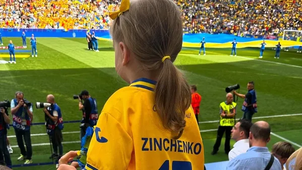 Дочь Зинченко феноменально похожа на отца – Влада показала фото с Евро, которые похищают сердечка