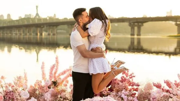 Зірка Шахтаря зробив пропозицію руки і серця своїй коханій у розкішному місці – зворушливі кадри