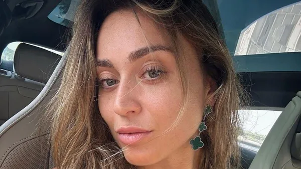 Іспанська тенісистка засмагає у яскравому купальнику – таке фото, це рідкість для неї