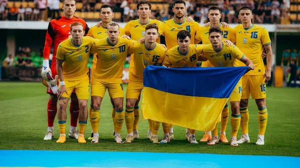 "Полностью уничтожен россиянами": Мудрик, Лунин, Шапаренко и другие игроки записали видео о родных городах