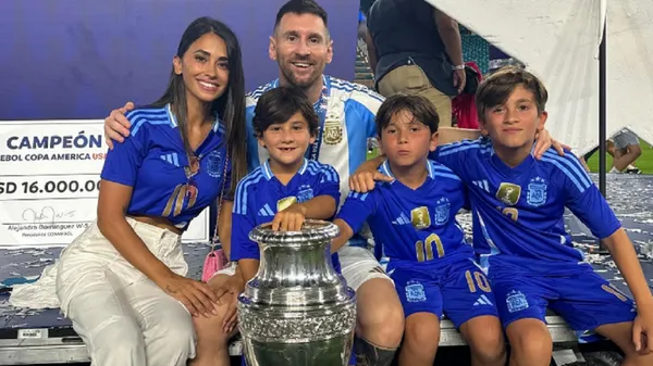 Антонелла у бікіні засвітила гарячу відпустку з Мессі після перемоги Аргентини на Копа Америка