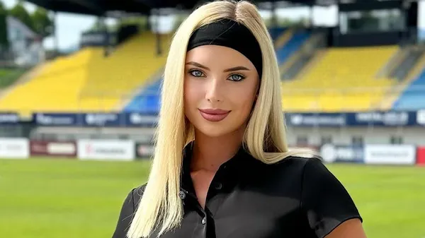 Савина все красивее и красивее – она имеет необычайный блеск в своих глазах