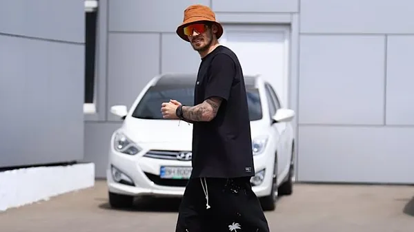 Бойко сменил бутсы и перчатки на классический костюм – теперь он ведущий УПЛ-ТВ