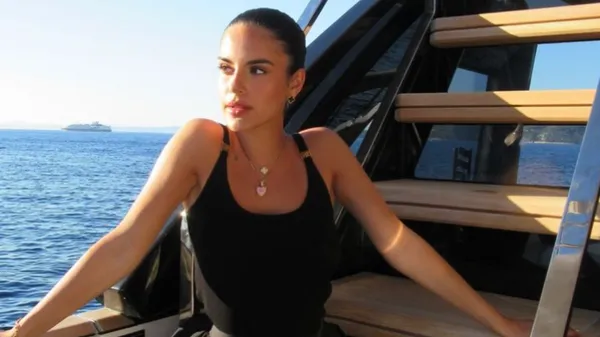 Горячая красотка покоряет Турцию: дочь Гвардиолы сверкнула в роскошном платье – кадры наслаждения