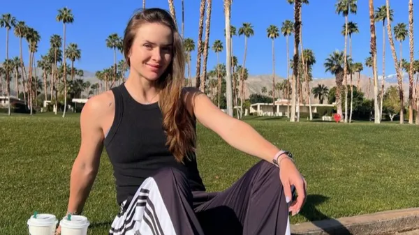 "Проводим каждую секунду вместе": Свитолина отдыхает с дочкой – трогательные фото