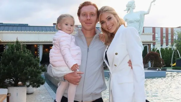 Маленька принцеса: дружина Коноплі показала копію чоловіка – відрізняється лише колір волосся