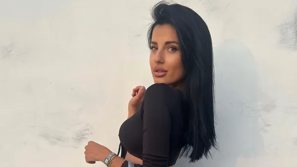 Утренние соблазнительные танцы от жены Третьякова – очень страстные