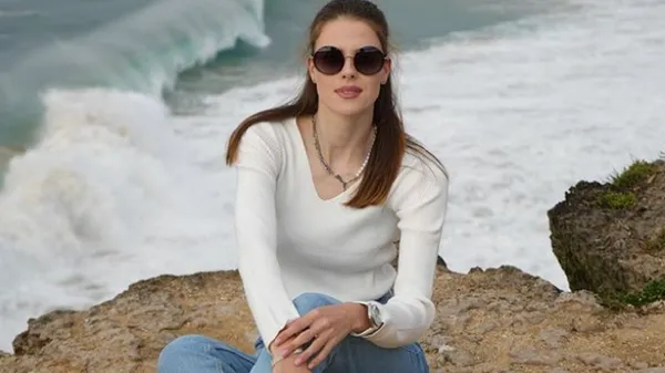 Неймовірна Магучіх на фоні Ейфелевої вежі попозувала на камеру – відпустка у місті кохання