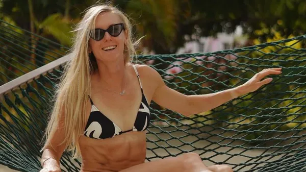 Відверта Рижикова: фото в улюбленому купальнику та важливе нагадування про здоров'я