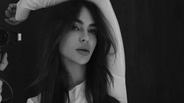 Розкішна пасія Шапаренка блиснула шикарною фігурою у спортзалі – вогняне селфі