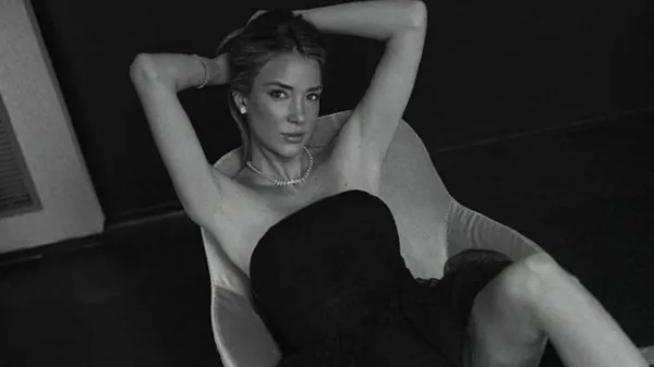 Неймовірна кохана капітана збірної Іспанії нагадала про себе прозорою сукнею – ідеально все