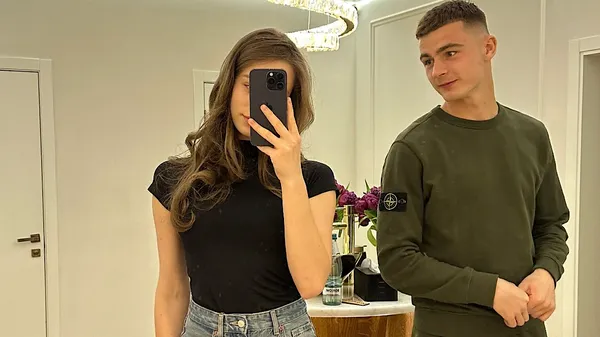 Кохана Яцика засвітила двіж на елітному курорті неподалік столиці – яскравий стіл зі смаколиками