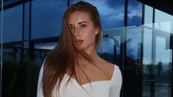 Кохана Судакова підкорила Іспанію своєю чарівною посмішкою – фото