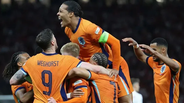 Такого цвета нет на их флаге: почему Нидерланды играют в оранжевой форме