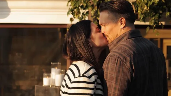 "Люблю тебе": щасливий Усик в компанії дружини – вона готова розцілувати