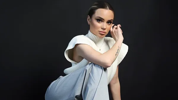 Девушка молодой звезды Полесья засветилась в необычной компании – повсюду гуси