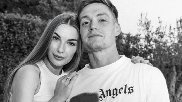 Вишукана кохана Циганкова демонструє привабливий чин – врода зводить з розуму