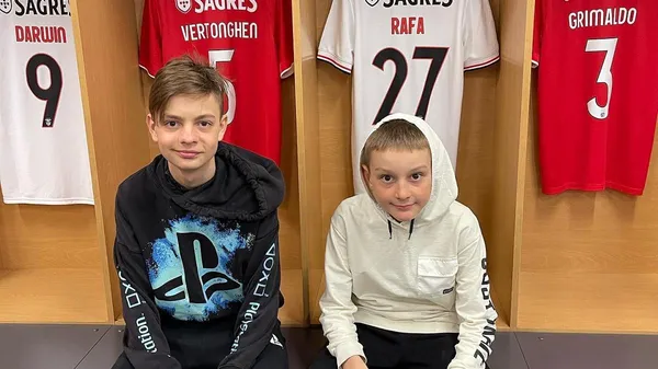 Тренер збірної України з коханою у Португалії зібрав банду і нікого не шкодує – син грає за Бенфіку