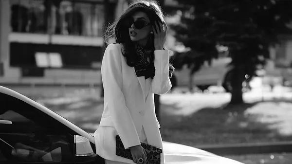 Надвідверта обраниця Очеретька – вона вигинається в мереживній білизні та підборах