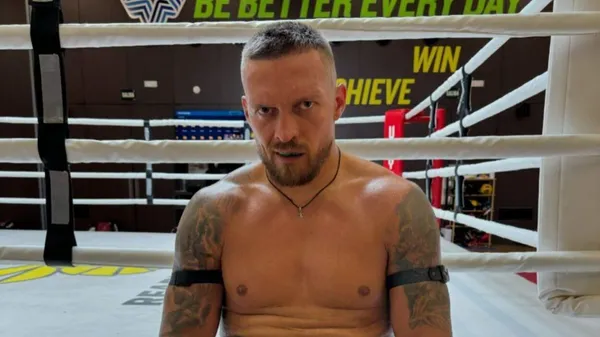 Усик відповів на несподівану пропозицію Конора Макгрегора – має одну надзвичайну місію