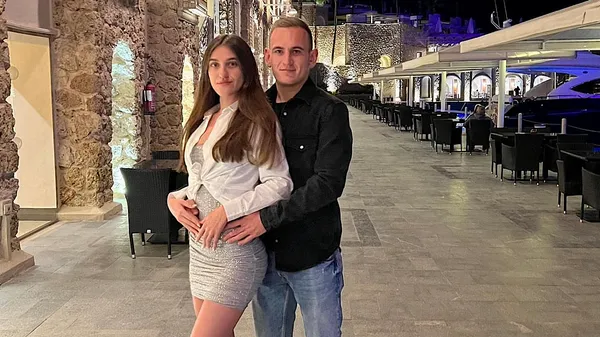 Дахновский в элитном авто и с крутыми часами, но самое ценное рядом – показываем