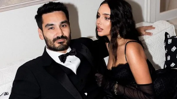 Симпатична кохана зірки Барселони піднімає градус довершеними формами – від її вигляду все тане