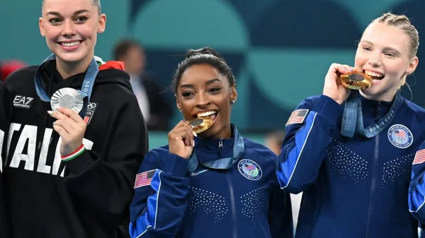 Почему олимпийцы кусают свои медали: ответ может удивить