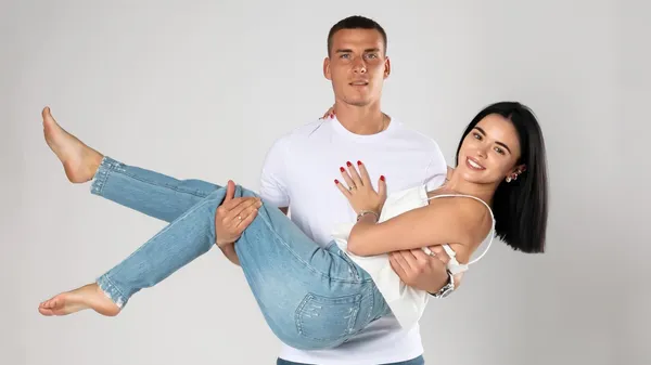 "У складні часи рятує сім'я": Анастасія Луніна – про улюблені міста, парфуми і найбільший страх