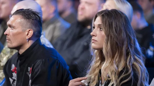 "Справжні легенди": Усик та Харлан засяяли у крутих образах на нагородженні в президента України