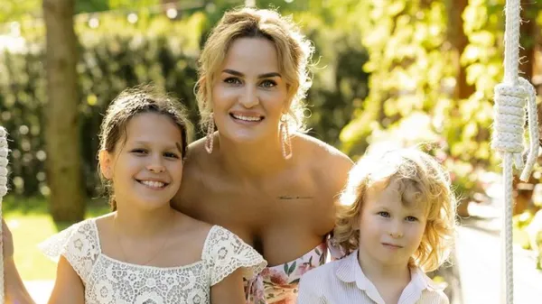 Фантастична любка Пятова повернулась у 90-ті: вечірка з пристрасними танцями – без футболіста