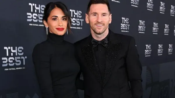 Гламурна дружина Мессі похизувалася засмаглим тілом у екстравагантному наряді – ефектні фото