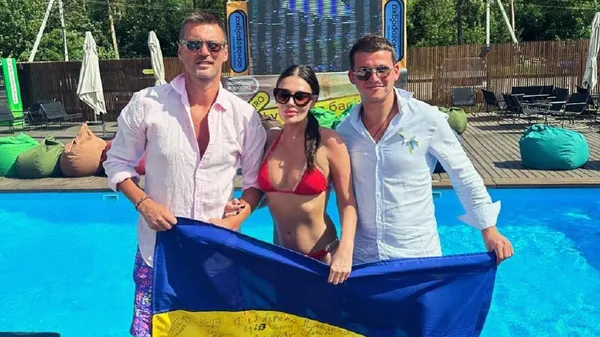 Милевский променял свою блондинку на брюнетку – экс-звезда Динамо зажимает пышногрудую красотку