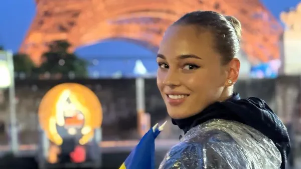 Чарівна Білодід спокусливо попозувала на камеру – сама насолоджується власним виглядом