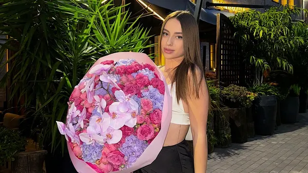 Колишня Бражка запалює в мережі після припинення відносин – цього разу спокушає, оголивши стегна