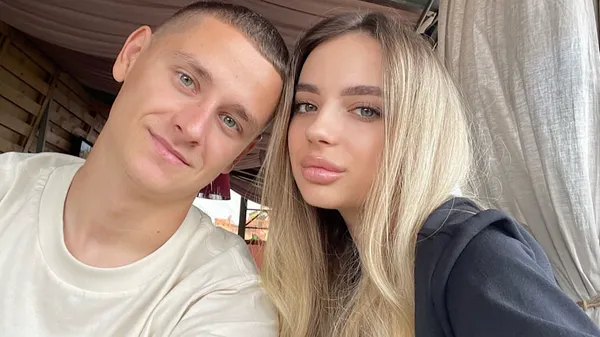 "Вітаю, коханий": Блізніченко пішов з Динамо в Оболонь – ефектна білявка підтримала в мережі