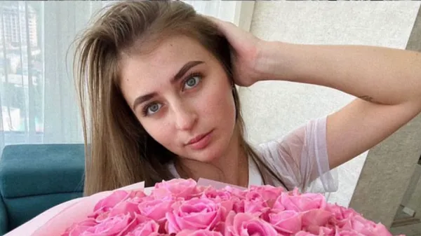 Захоплююче нове хобі дружини Різника – вона підкорює хвилі з легкістю