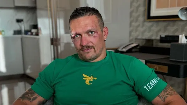 Усик зізнався, що найбільше любить: від їжі до футбольного клубу в АПЛ