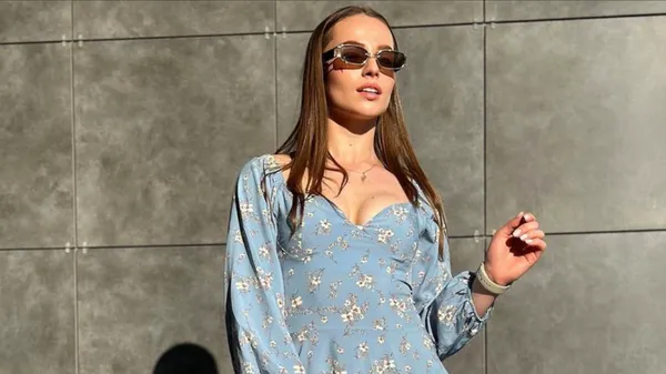 Впевнена та сильна: Скамарохова в міні-комбінезоні вразила навичками володіння зброєю – бойова дама