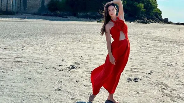 Чарівна кохана Коноплянки підкреслила свою точену фігуру елегантним образом – італійська пристрасть