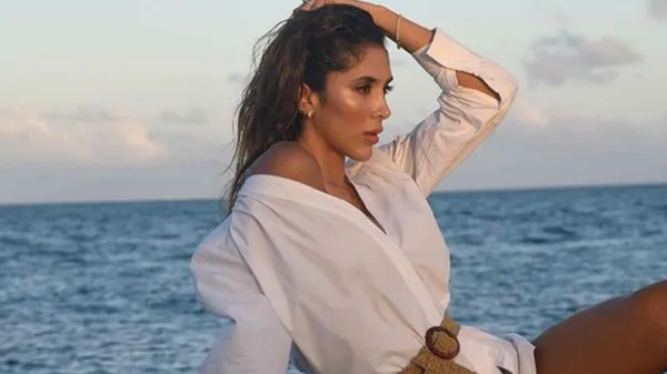 Відверта колумбійська волейболістка викликала неприхований захват у бікіні біля басейну – звабливо