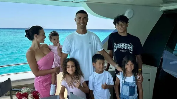 Роналду відверто розповів про стосунки зі своїм старшим сином: "Можемо не розмовляти кілька днів"