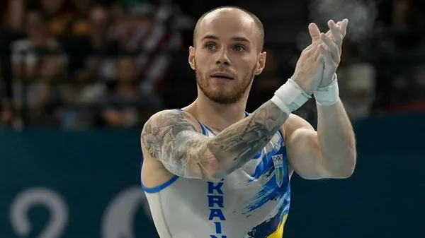 "Перед змаганнями ходжу до церкви": Олег Верняєв міг стати футболістом і читає Жадана