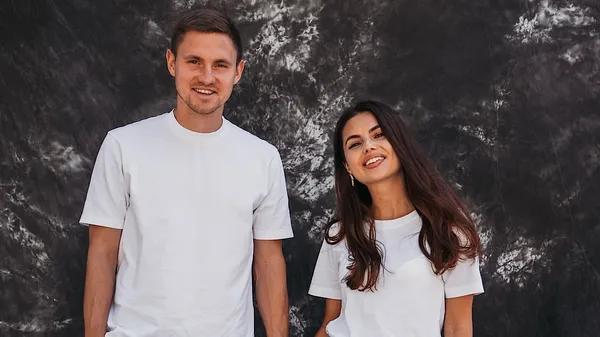 "Безцінна зйомка за донат": вулична зйомка Калітвінцева з найріднішими – безмежна любов до тварин