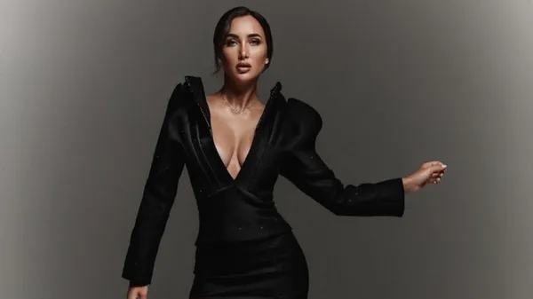 Різатдінова здивувала невпізнанними фото з дитинства – школярка, яка ще не знала свого майбутнього