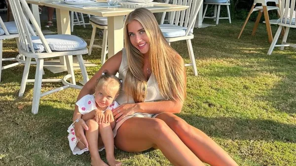 Спокуслива дружина Судакова показала, як качає свої апетитні сідниці – її приклад мотивує