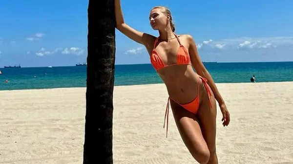 Ястремська зачарувала грацією та формами в екстравагантному образі: встояти – неможливо