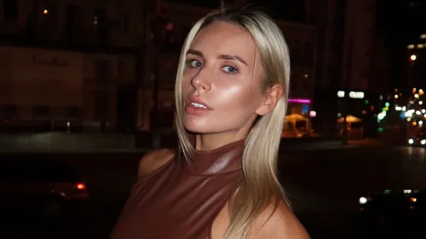 Сексапільна Кандиба відверто посвітила пишними формами – видно, що дівчина займається в спортзалі